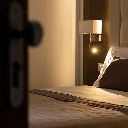 All'orologio 3 Stelle Superior Hotell
